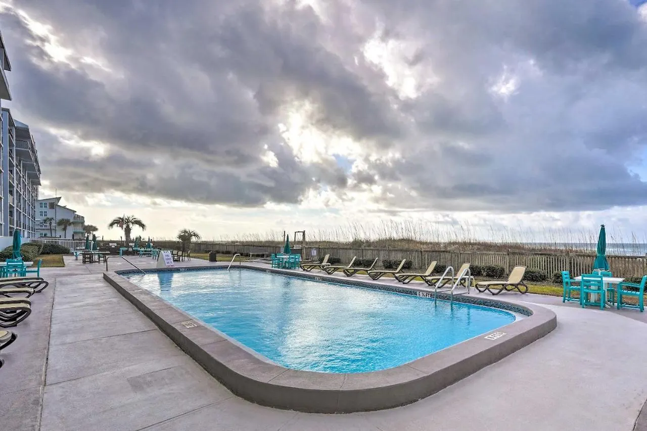 Condo With Views And Balcony On Panama City Beach!
