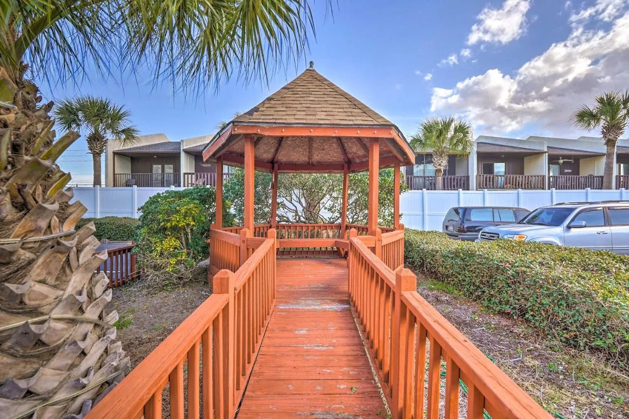 Condo With Views And Balcony On Panama City Beach!
